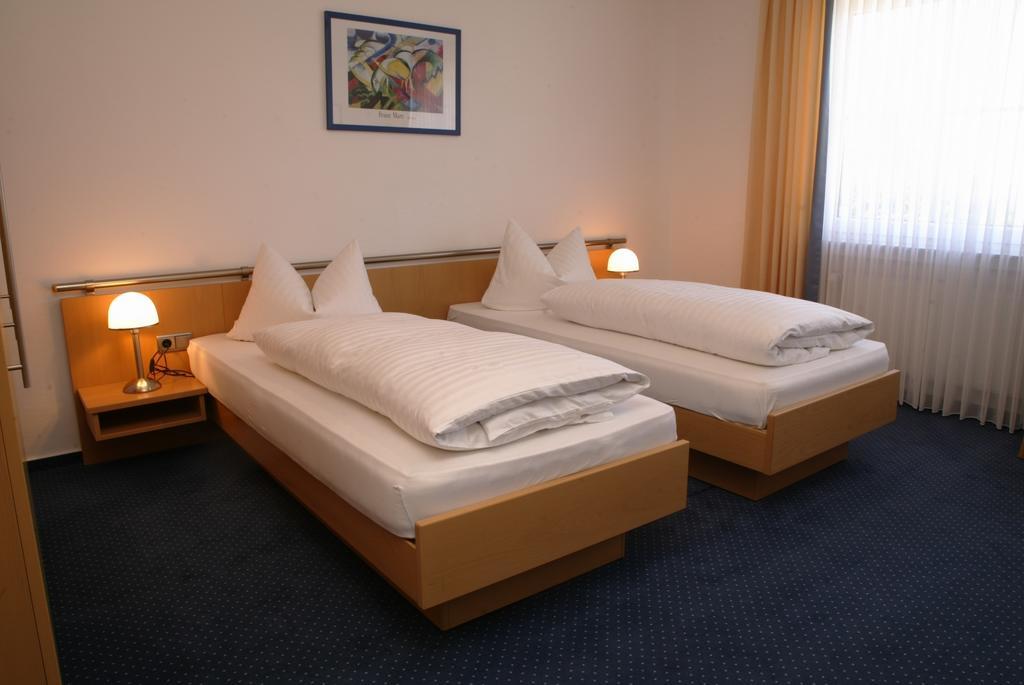 Hotel Retterath Am Nuerburgring Wiesemscheid Szoba fotó