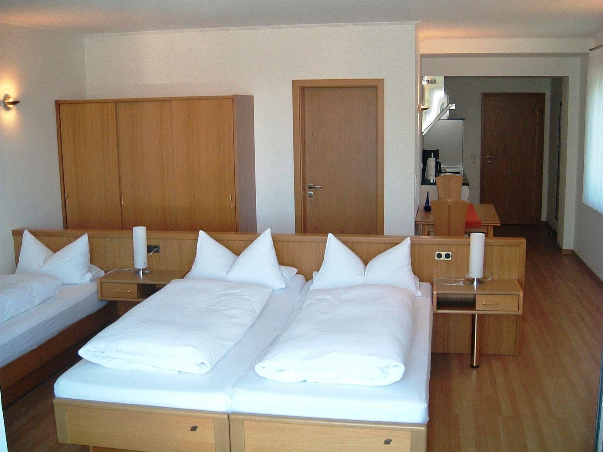 Hotel Retterath Am Nuerburgring Wiesemscheid Kültér fotó